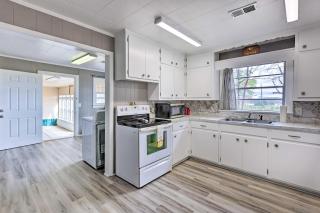 Charming Gadsden Home w/ Golf Course Views! - 2