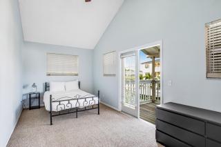 Jewel on Jade - Key West - 2