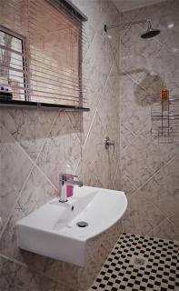 Graceland Guesthouse - 9