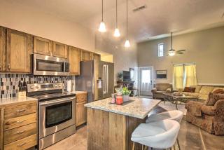 St Charles Hilltop Mansion with Mod Interior! - 8