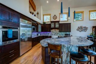 Sierra Vista - Truckee - 2