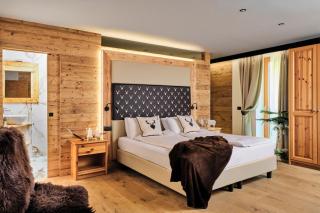 Boutique Hotel e Chalets Salvadori - Mezzana - 3