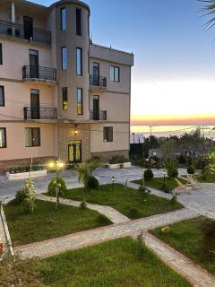 Green Yard Hotel - 8