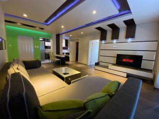 Modern 1BR Apartment with Garden View & Free street parking - Plovdiv - 0