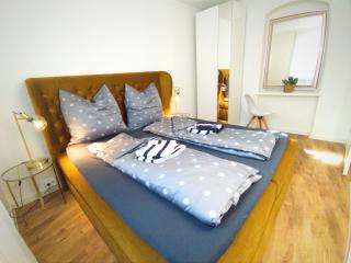 Kunstvoll - individuelle 4-Zimmer Ferienwohnung mit Balkon in Meißen - Meißen - 8
