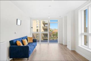 Stunning Two BedRooms Flat with Free Parking - Erith - 3