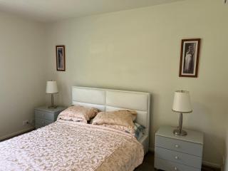 Spacious Family Townhouse near Kingston & Manuka - 0