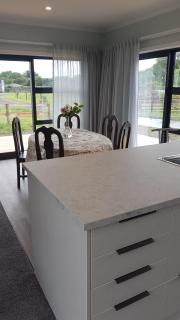 Aberdeen Cottage with Hobbit House sleep-out - 5