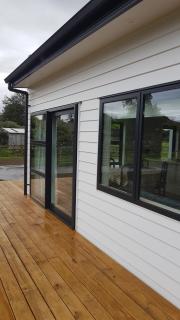 Aberdeen Cottage with Hobbit House sleep-out - 4