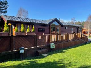 Jasmine Lodge, 2 bedroom with hot tub - Felmoor Park - Felton - 0
