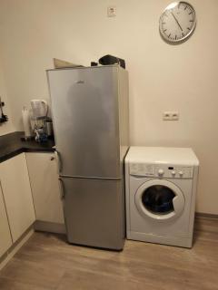 Dachgeschosswohnung mit Klimaanlage in bester Lage - 3