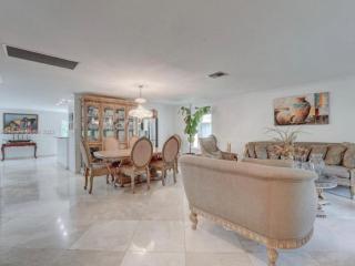 Serene Room in Miramar's High-End Estate - Miramar - 1