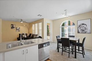 Luxury 2BR/2BA!5Min to Disney! Angelstadium! HondaCenter. - 2