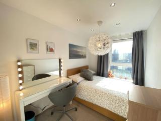 Sheffield City Centre Apartment & Balcony - 6