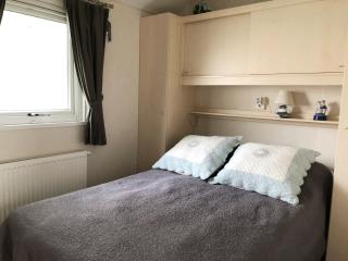 Chalet 511 op Recreatiepark De Wielen - 1