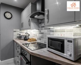 2 Bedroom House Liverpool- Large & Cosy- Sleeps 5 By Hinkley Homes Short Lets & Serviced Accommodation - Liverpool - 7