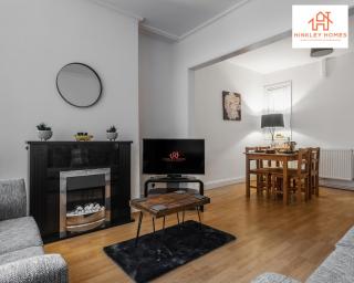 2 Bedroom House Liverpool- Large & Cosy- Sleeps 5 By Hinkley Homes Short Lets & Serviced Accommodation - Liverpool - 6