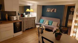 Ma maison fleurie proche AEROPORT LYON ST EXUPERY, LDLC ARENA, Groupama Stadium,Eurexpo - Janneyrias - 1