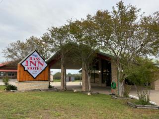 Bass Inn - Choke Canyon National Park - Simmons - 0