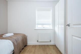 TMS Cheerful 5BDR house! Thurrock! Free Parking! - Stanford-le-Hope - 8