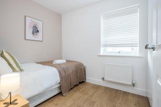 TMS Cheerful 5BDR house! Thurrock! Free Parking! - Stanford-le-Hope - 4