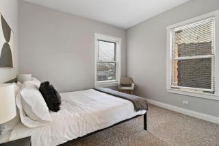 Furnished 3BR Apt with Abundant Natural Light - Belle Plaine 2W - Chicago - 4
