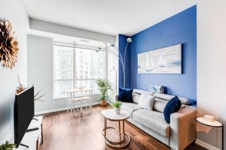 AOC Suites - High-Rise Condo - City View - Toronto - 9