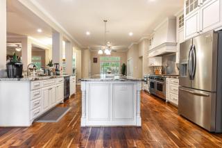 2 King Suites with Private Pool and Spa, Texas-Sized Covered Patio and Outdoor Kitchen and BBQ - Tomball - 6