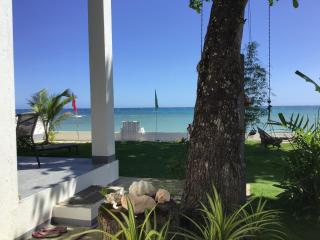 BambooBeachVilla1 AC New OCEANFRONT POOL sunsetview garden kitchen SATELLITE STARLINK WI-FI - 6