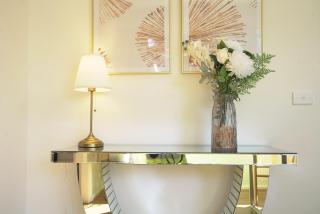 Family home in Prime location Melbourne - 9