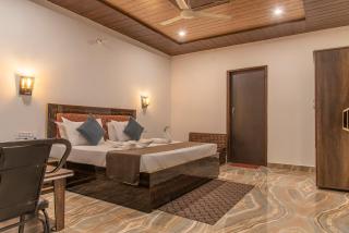 Aravindam House By Vanasthali Kasauli I Open Rooftop & Garden I - Kasauli - 1