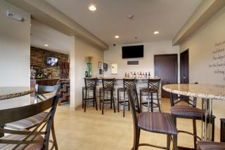 Cobblestone Inn & Suites - Fort Dodge - 2