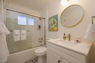 Charming Garden Cottage- steps to historic Old Town Half Moon Bay - Half Moon Bay - 2
