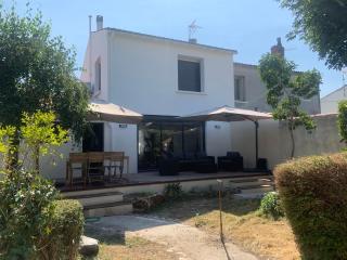 Villa au calme dans un écrin de verdure 3ch - 0