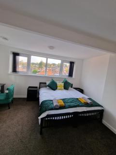 Balco Sherwood Apartment - 2 Bedrooms, 5 beds - Sky tv and internet - Nottingham - 4