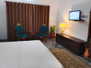 1 Kanal Entire House with 4 Bedrooms - 2