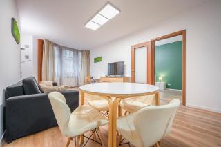 Modern Apartment With Garage - 3