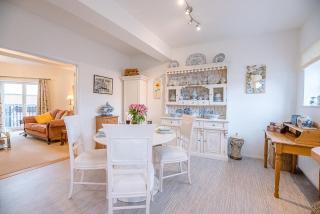 4 Ropers Court, Lavenham - 2