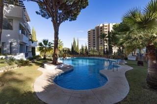 Luxurious 80m² studio apartment, stunning sea views - Rio Real Golf, Marbella - 3