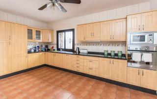 Graceful Puerto Del Carmen Villa 5 Bedrooms Villa Vega Del Carmen Distant Sea Views - 1