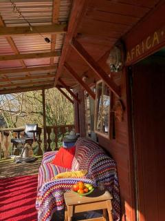 Surfers and walkers cosy camping cabin - 1