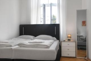 Superb 7BR shared Apartment- Near Hauptbahnhof - Wenen - 1