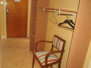 Appartement 2 pièces avec WIFI gratuit, proche thermes et télécabine, parking et casier à skis - FR-1-234-118 - Cauterets - 2