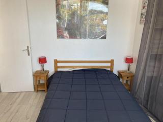 Charmant 2 pièces cabine avec véranda, terrasse exposée sud, proche des pistes et commerces, WiFi inclus - FR-1-262-76 - Forest des Baniols - 3