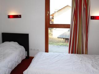 Chalet mitoyen avec piscine, sauna, hammam, départ des pistes, 2 chambres, balcon, Les Orres 1800 - FR-1-322-137 - Les Orres - 8