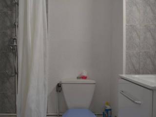 Appartement T2 en Rez-de-Chaussée avec Terrasse et Parking à Saint-Cyprien - FR-1-225D-472 - 3