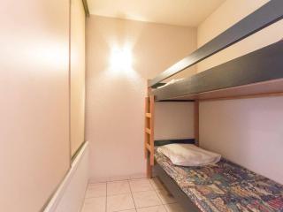 Appartement 2 pièces avec coin nuit, balcon, parking et casier à ski - Proche télécabine et centre - FR-1-330C-16 - Briançon - 4