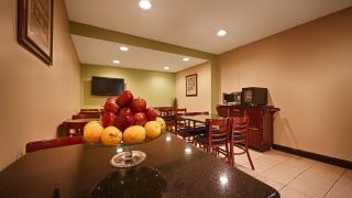 SureStay Hotel by Best Western East Brunswick - East Brunswick - 2