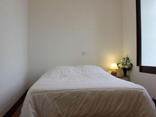 Appartement 3 pièces avec cuisine équipée, TV, et parquet massif à Rochefort - FR-1-246B-462 - 8