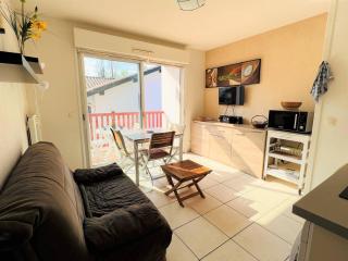 Appartement T1 Bis avec Terrasse et Piscine à Cambo-les-Bains, 1 Chambre, Parking Privé - FR-1-495-4 - Cambo-les-Bains - 8